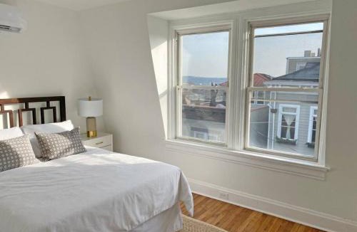 Mount Adams House | Explore Downtown and Mount Adams with River Views