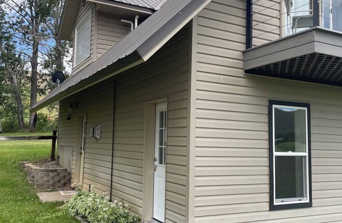 Hailey House | Fabulous 1 bedroom and loft home near Carey perfect for relaxing stays