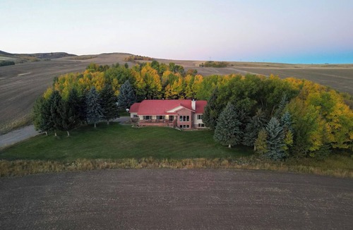 Ririe Other | Fabulous 6-bedroom farmhouse in charming Ririe, perfect for groups!