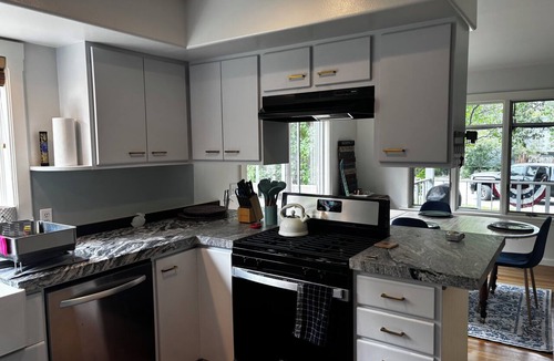 Bellevue House | Family-friendly 3-bedroom house near Sun Valley with AC in serene Bellevue