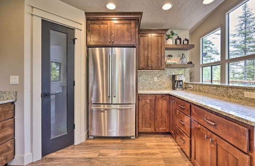 McCall Cabin | Family-Friendly Cabin: Pool Access, Bikes & Games