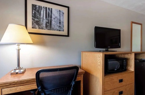 Rexburg Hotel | Family-Friendly Rexburg Retreat l Near Porter Park w/Pool & Parking
