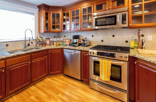 East Queen Anne House | Fantastic 3-bed townhome with A/C near downtown
