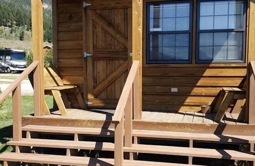 West Yellowstone Cabin | Fantastic Cabin with Fire Pit Close to West Yellowstone, Montana