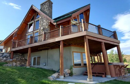 Harbor Village Cabin | Fantastic view! Arcade, Jacuzzi, Family Friendly Cottage!