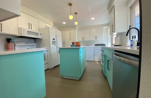 Spokane Valley House | FIRE HOUSING AVAILABLE-Central AC-Huge Fenced Bkyrd-15 Min 2 Dwntwn-Luxe Bthrm