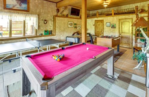 Fish Haven House | Fish Haven Cabin w/Game Room, Views + Deck!
