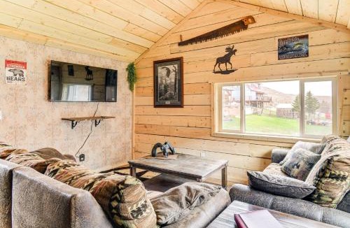 Dubois House | Fishing & Views: 'River Paradise' in Dubois!