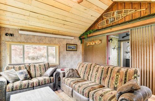 Dubois House | Fishing & Views: 'River Paradise' in Dubois!