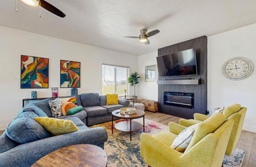 Sweetwater House | Flamingo Hideaway