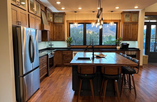 Livingston House | Freshly remodeled 5-bedroom luxurious escape in Paradise Valley/Livingston, MT