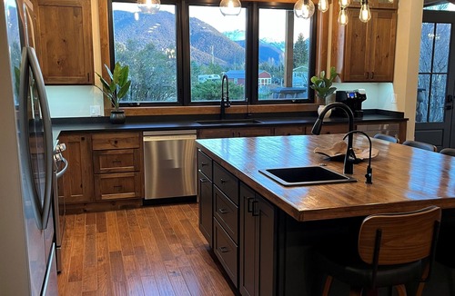 Livingston House | Freshly remodeled 5-bedroom luxurious escape in Paradise Valley/Livingston, MT