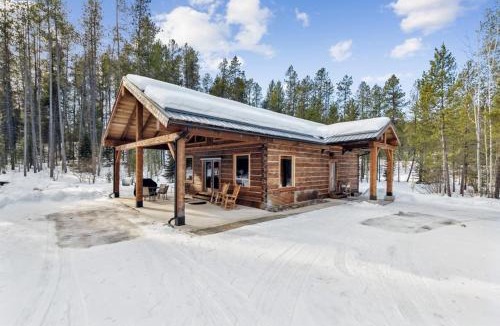 Coram House | Frontier Cabin by Twin Beds Vacation Homes