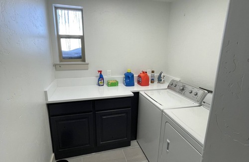 Bear Hollow Village House | FULLY RENOVATED JAN 2023 5 Bed, 5.5 Bath AND NEW Hot Tub