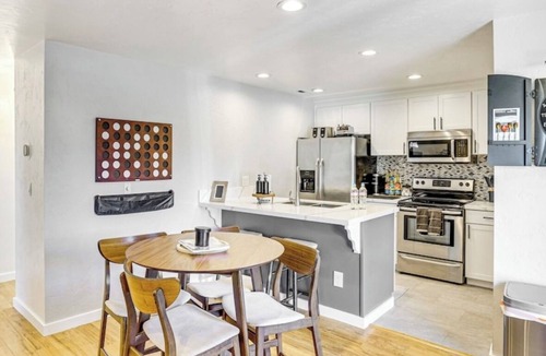 Southeast Boise House | Game Night Condo - Less than 2 min to BSU - Downtown - Seasonal Pool - Slots and Over 100 games.