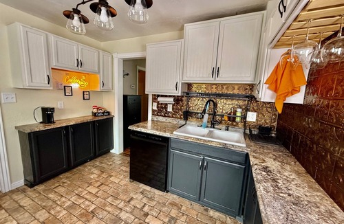 Midvale House | Garden Cottage | Close to SLC