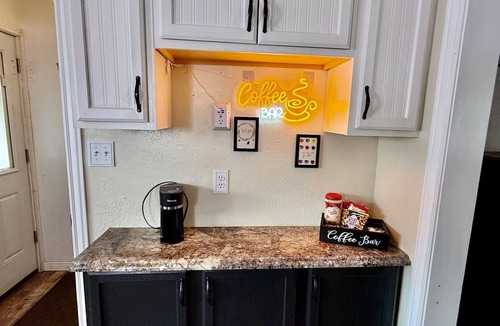 Midvale House | Garden Cottage | Close to SLC