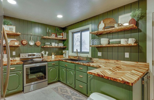 Pleasant View House | Gateway to Nordic Valley! Mtn-View Ogden Home