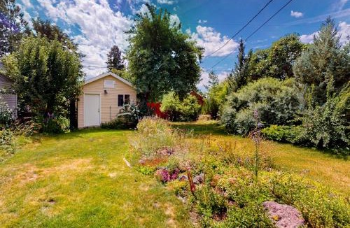 Ashton House | Gateway to Yellowstone & Tetons! Mtn-View Retreat
