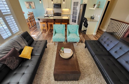 Ammon House | Gathering in the Grove l Pet Friendly Estate l Fenced Yard·Pickleball·Sleeps 20+