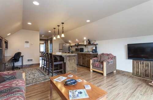 West Glacier Apartment | Glacier Hideaway with Mountain Views close to Glacier Park