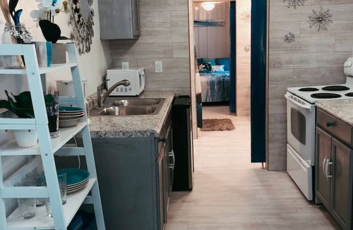 Palisades House | Glacier Tiny House -Valley Village