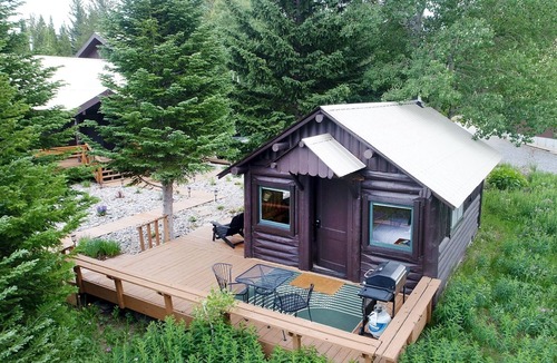Lazy Acres Cabin | Glen's Cabin - Roam Property Management