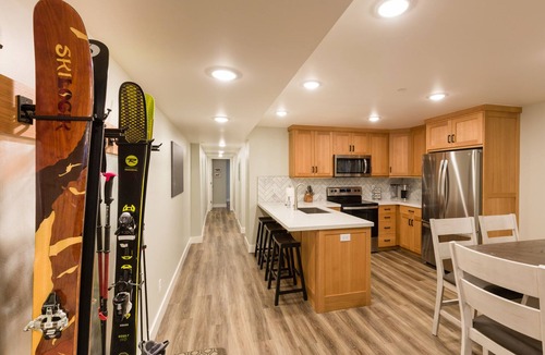 Cottonwood Heights Apartment | Gorgeous brand new 2BR unit, sleeps 6. Amazing ski location!