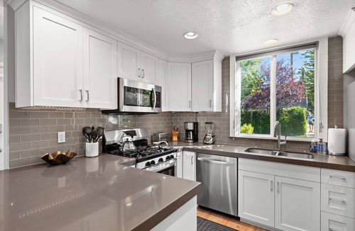 Downtown Salt Lake City House | Gorgeous Downtown Home near Convention Ctr, State Capitol, Shopping & Food!