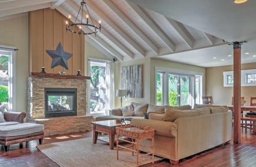 Wapato Point House | Gorgeous Wapato Point Lakehouse w/Private Hot Tub