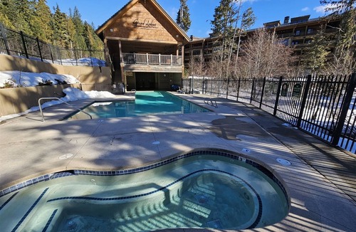 Government Camp House | Grand Lodge 29 at the Official Collins Lake Resort