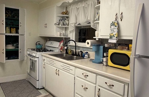 Dickinson House | Granny’s Corner Suite - 2 bed home near Medora, Theodore Roosevelt National Park