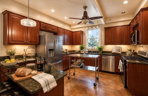 Sheridan Bed & Breakfast | Gratitude — 1920 Historic Mansion, 6BR, Sheridan