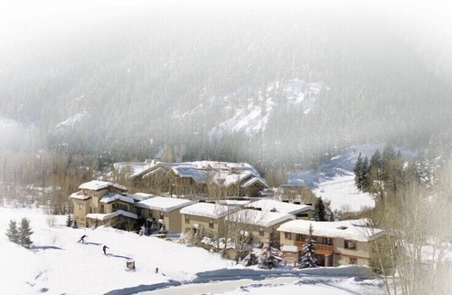 Ketchum Condo | Great 2 bed condo, Private deck & hot tub. Best location in Ketchum!