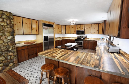 Preston Cabin | Great Dates in 2027 Still Available. Private pool. Cub River Canyon. Sleeps 50.