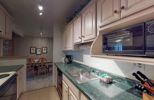 Warm Springs Condo | Great Ski Condo w/Pool and Hot Tub Access - Walk to Lifts