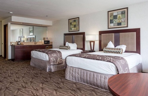 Idaho Falls Resort | GREAT VIEW! IDAHO FALLS, 2 CHIC UNITS! POOL, SPA, JACUZZI!
