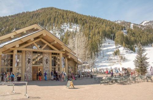 Warm Springs House | Greyhawk Condo 10