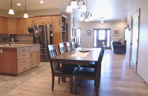 Heyburn House | Greystone Crossing Suite #8
