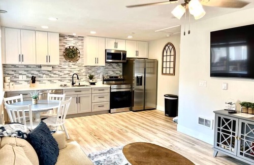 Idaho Falls Apartment | Guest Suites -1998 #1 Charming 1 bedroom 1 bath Suite