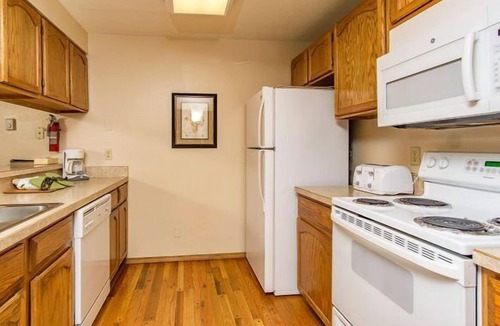 Ketchum Condo | Habitat Condo 2 Bedroom Community Hot Tub & Easy Walk to Downtown Ketchum
