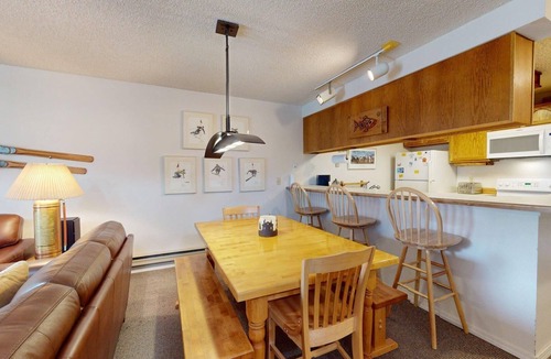 Ketchum Condo | Habitat Condo A7 - Easy Walk to Downtown Ketchum & Hot Tub Onsite