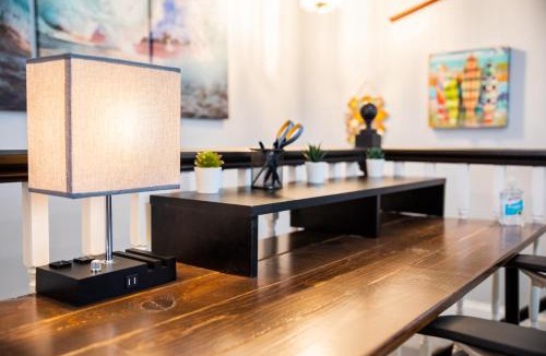 Pleasant Grove House | Hawaiian Surfer Haven - Family Stay Near Slopes