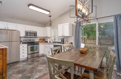 Coeur d'Alene House | Hayden Downtown, Near Triple Play, Comfort, Convenient
