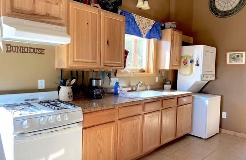 Cody Apartment | Heart Strings Ranch- Views of Heart Mountain & Near Horses!