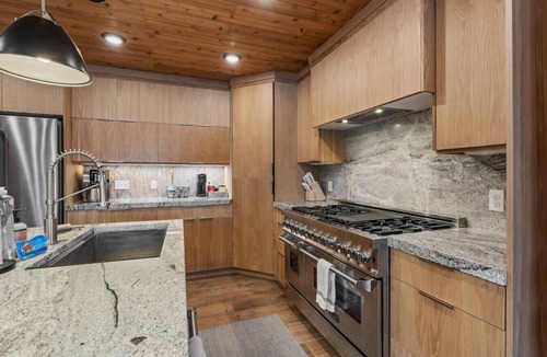 Island Park House | Hidden Pines | Yellowstone, Hot Tub, Game Room, Sleeps 21