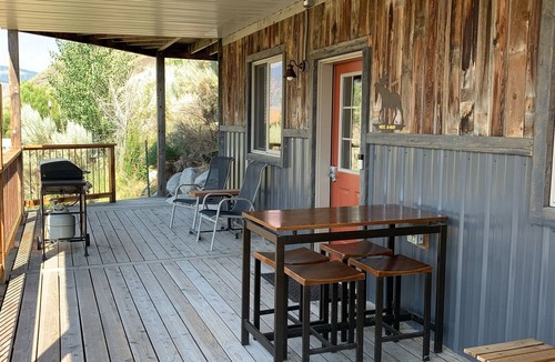 Gardiner House | Hide-away at Yellowstone Archview