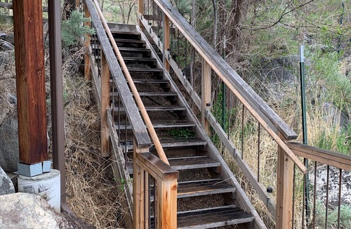 Gardiner House | Hide-away at Yellowstone Archview