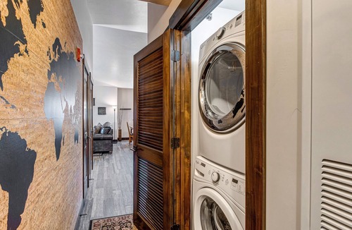 Bear Hollow Village Condo | High-end mountain condo near town with hot tub, pool & fitness room