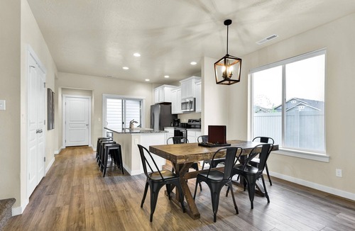 Meridian House | Highland Haven by Settler's Park
